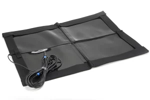 Panneau solaire noir portable avec câble de connexion
